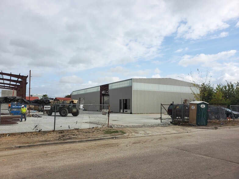 9334 Ronda Ln, Houston, TX à louer - Photo du bâtiment - Image 3 de 31