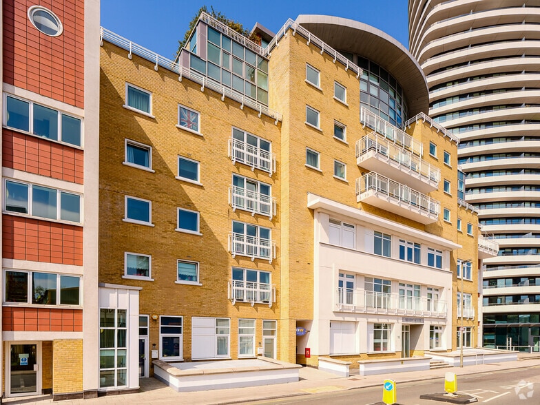 16-22 Lombard Rd, London for sale - Building Photo - Image 2 of 3