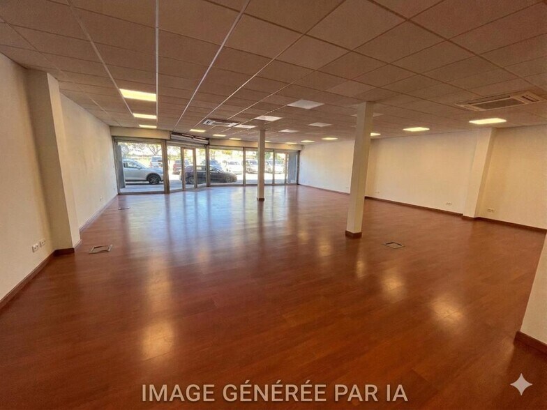 Commerce de détail dans La Farlède à louer - Photo du bâtiment - Image 1 de 6