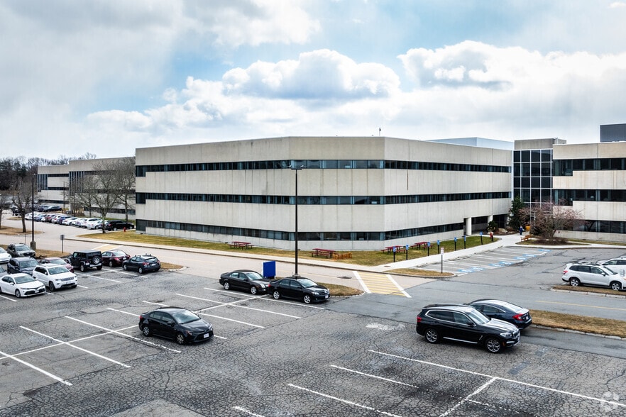 500 Old Connecticut Path, Framingham, MA for sale - Building Photo - Image 2 of 5