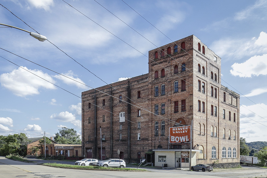 25 New York Ave, Rochester, PA à vendre - Photo du bâtiment - Image 1 de 1