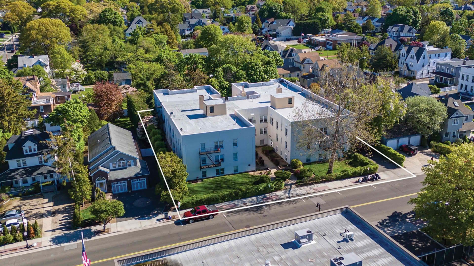 145 Maple Ave, Rockville Centre, NY for sale Primary Photo- Image 1 of 19