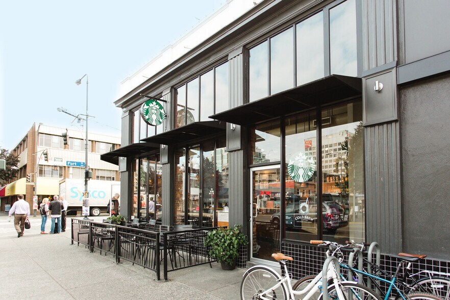 813 Fort St, Victoria, Bc, Victoria, BC à louer - Photo du bâtiment - Image 3 de 6