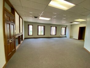 1100 N Lincoln Ave, York, NE for lease Interior Photo- Image 2 of 4