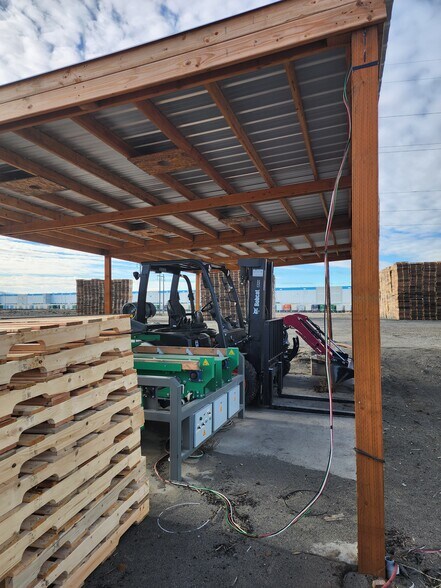 335 E B Cir, Pasco, WA à vendre - Photo du bâtiment - Image 3 de 19