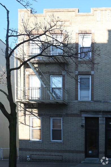 2566 42nd St, Long Island City, NY for sale - Building Photo - Image 2 of 3