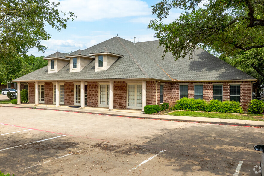 2925 Country Club Rd, Denton, TX à louer - Photo principale - Image 1 de 13