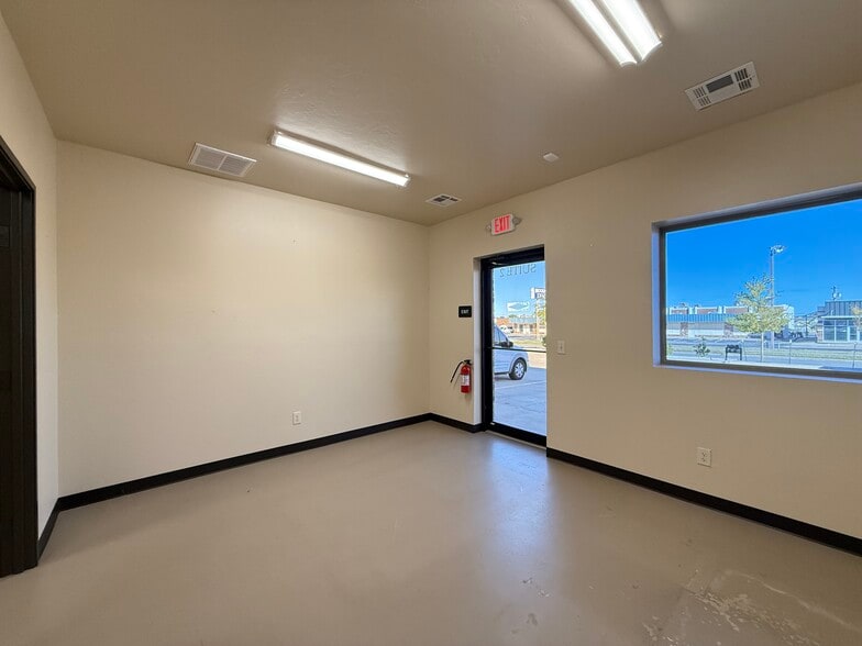 7804 NW 94th St, Oklahoma City, OK for lease - Building Photo - Image 3 of 25