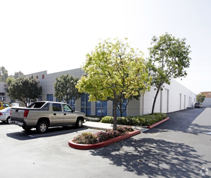 20984 Bake Pky, Lake Forest, CA à louer - Photo du bâtiment - Image 3 de 23