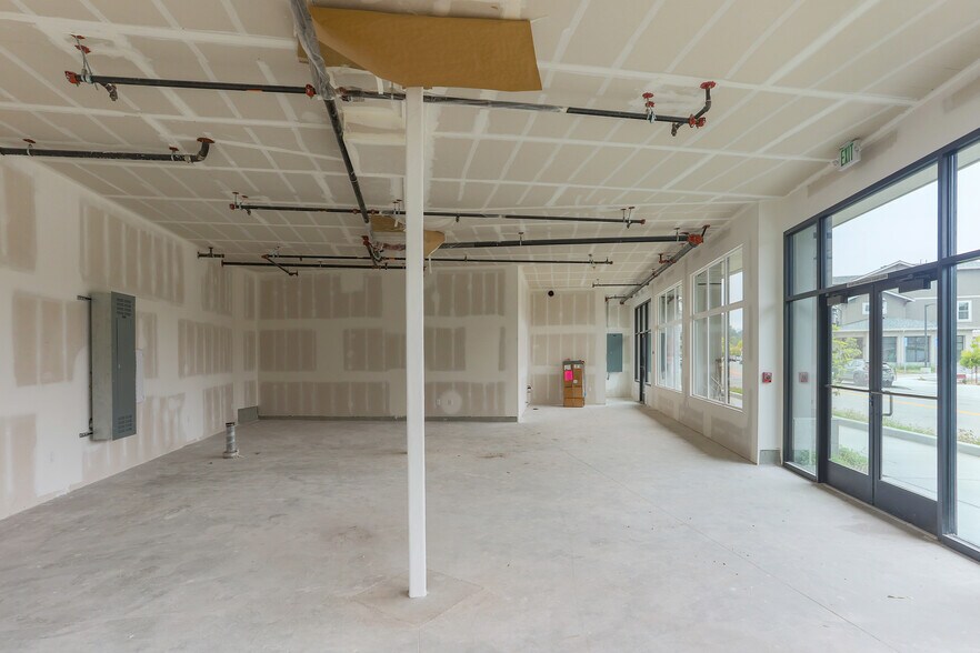 Aptos Village Retail/Office Condos portefeuille de 8 propriétés à vendre sur LoopNet.ca - Numérisation 3D de Matterport - Image 2 de 32