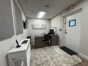 990 S Rogers Cir, Boca Raton, FL for lease Interior Photo- Image 2 of 12