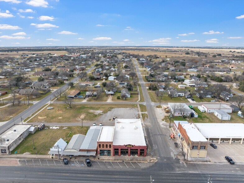 6735 N Lone Star Pky, Crawford, TX à vendre - Aérien - Image 2 de 8