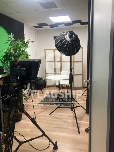 Office in Courbevoie for lease - Interior Photo - Image 3 of 6