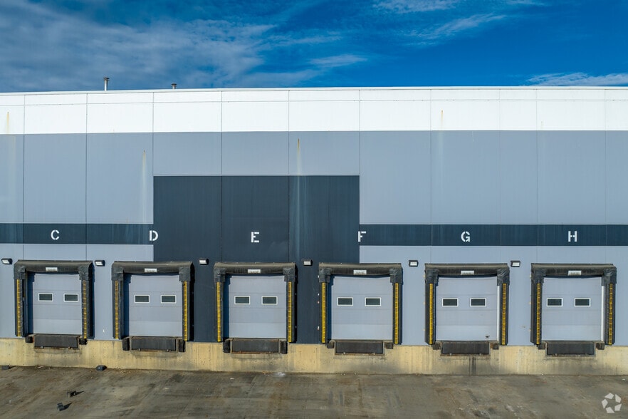 6980 108th Ave SE, Calgary, AB for lease - Building Photo - Image 2 of 6