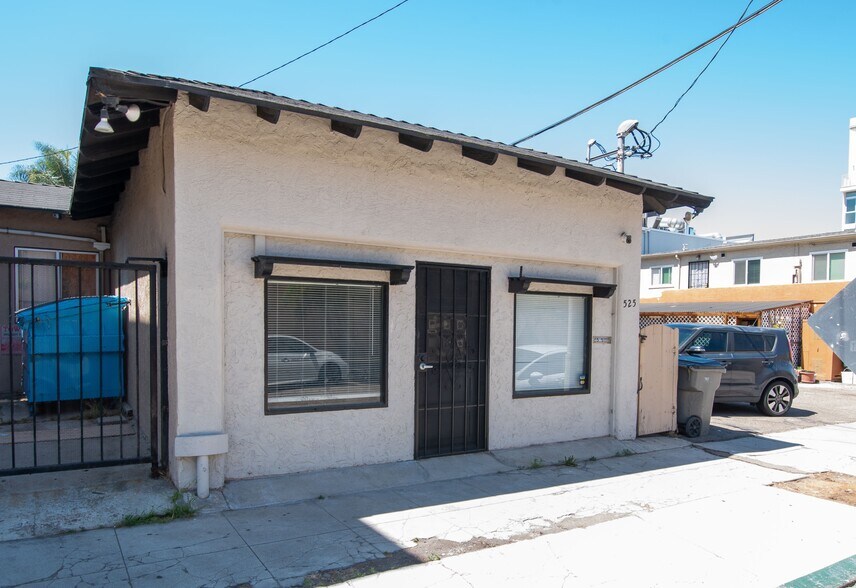 525 Evans Pl, San Diego, CA à louer - Photo du bâtiment - Image 2 de 8
