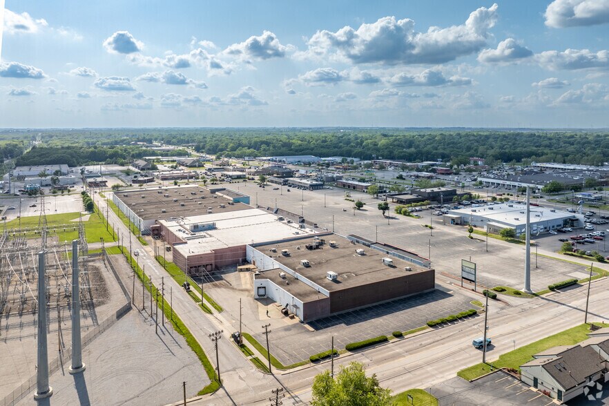 2800 N Water St, Decatur, IL à vendre - Photo du bâtiment - Image 3 de 48