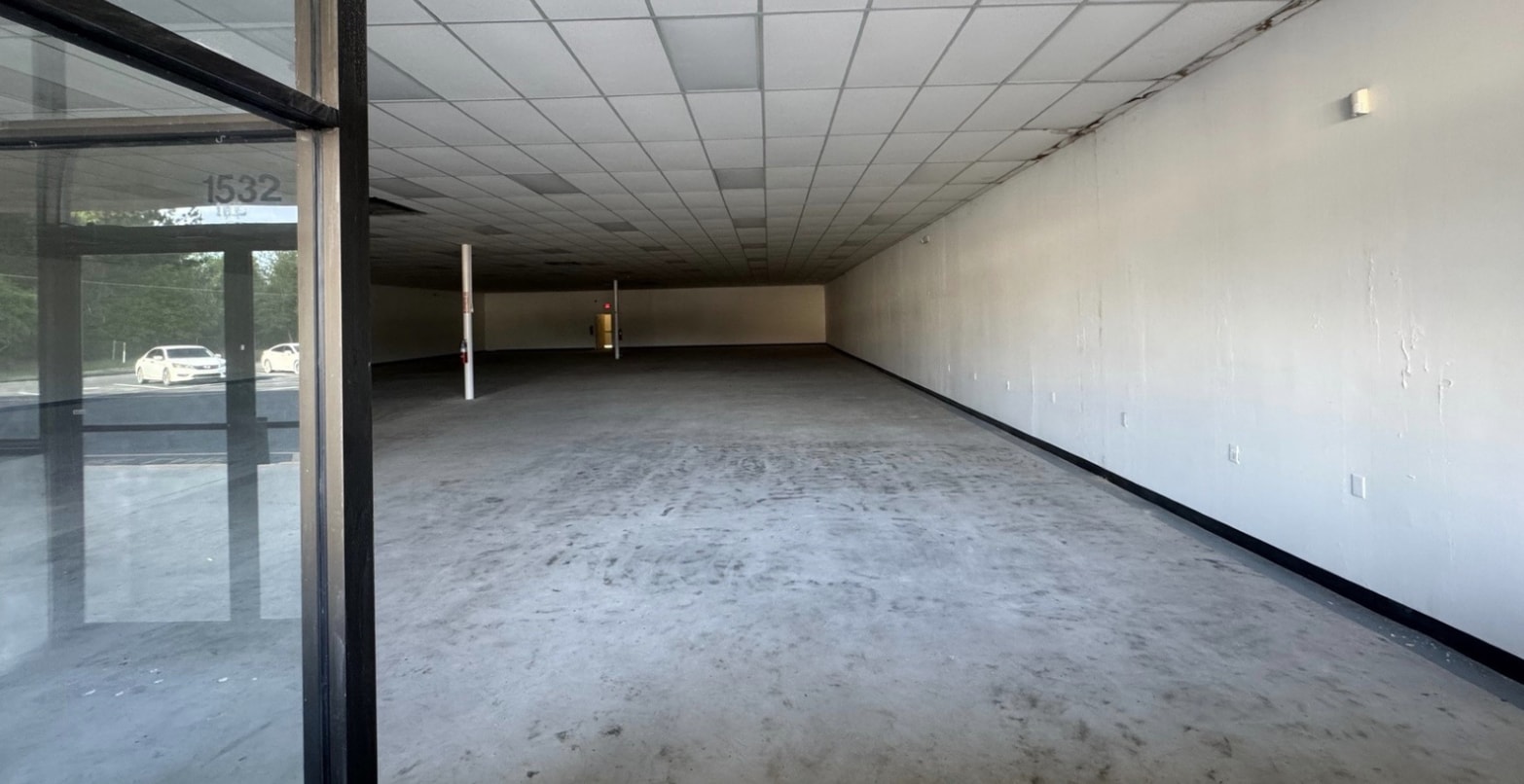 1546 Ohio Ave S, Live Oak, FL for lease Interior Photo- Image 1 of 2