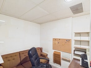 2 College Ave, Mountville, PA for lease Interior Photo- Image 2 of 18