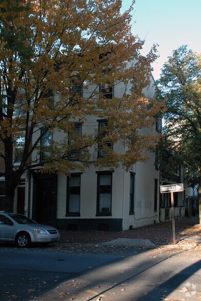 801 Green St, Harrisburg, PA à vendre - Photo du bâtiment - Image 2 de 3