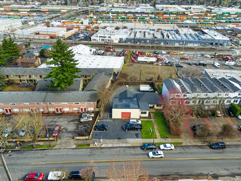 4726 SE Milwaukie Ave, Portland, OR for sale - Aerial - Image 3 of 13