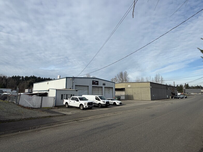 405-415 Porter Way, Milton, WA à vendre - Photo du bâtiment - Image 2 de 10