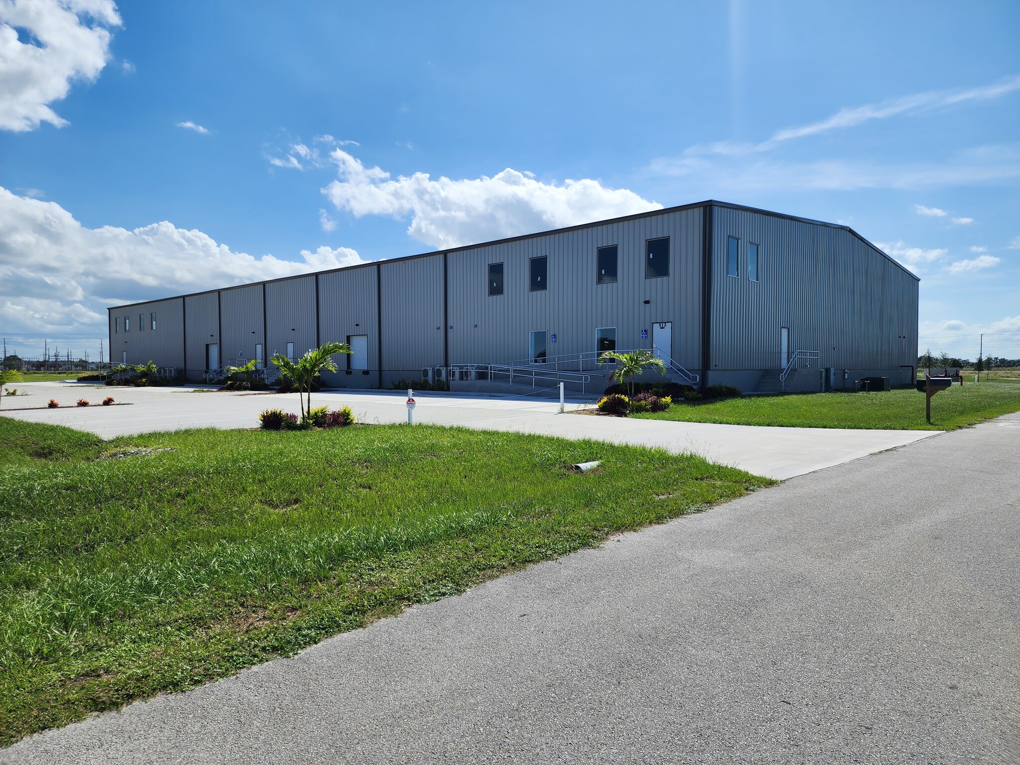 512 Commerce Ct, Clewiston, FL for lease Building Photo- Image 1 of 12