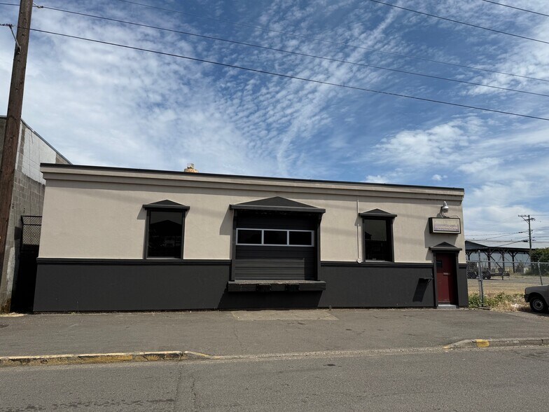 1643 W 5th Ave, Eugene, OR à vendre - Photo du bâtiment - Image 3 de 3