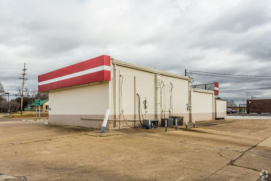 551 E Lee St, Sardis, MS à louer - Photo du bâtiment - Image 3 de 4