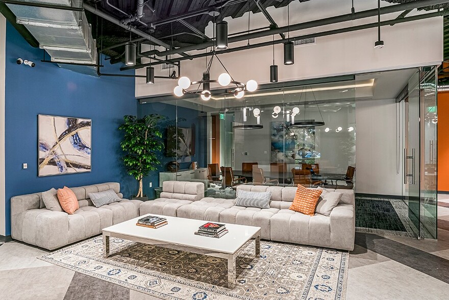 2829 Townsgate Rd, Westlake Village, CA for lease - Building Photo - Image 3 of 10