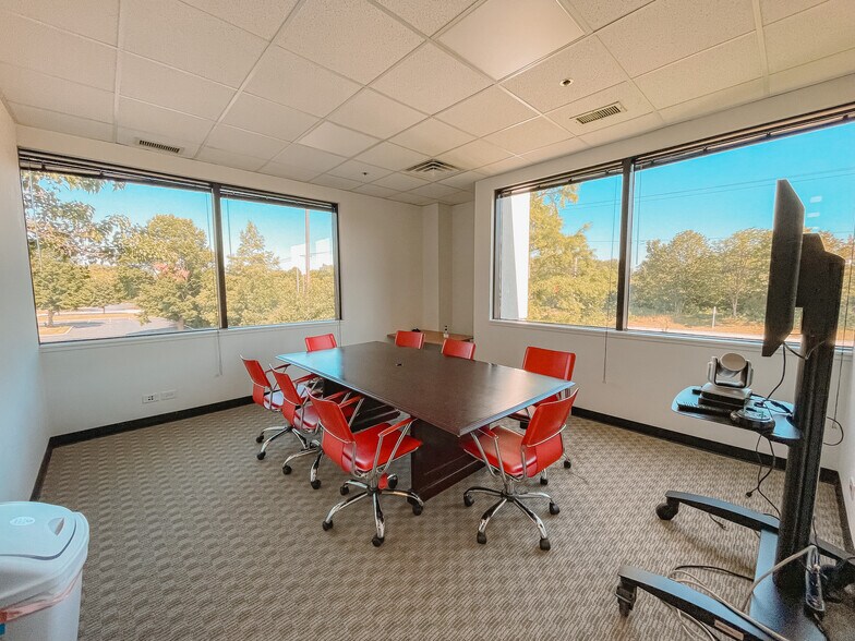 105-195 W Central Rd, Schaumburg, IL à vendre - Photo intérieure - Image 3 de 9