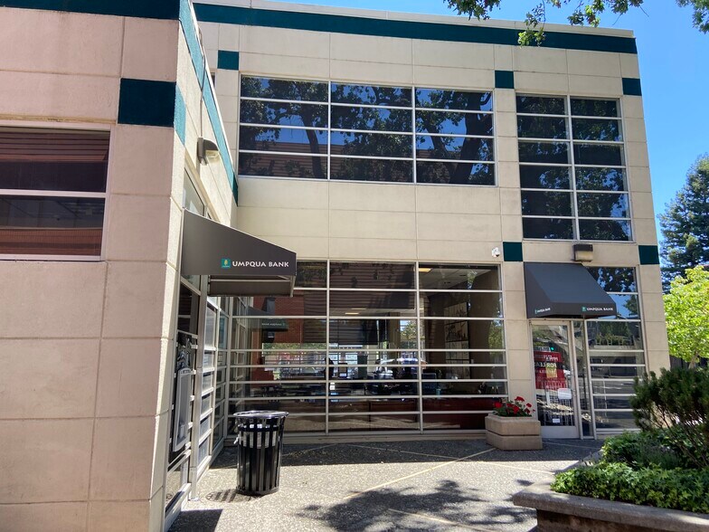 801 4th St, Santa Rosa, CA à louer - Photo du bâtiment - Image 3 de 9