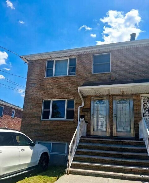 147th Street and 20th Avenue, Whitestone, NY à vendre - Photo du bâtiment - Image 1 de 4
