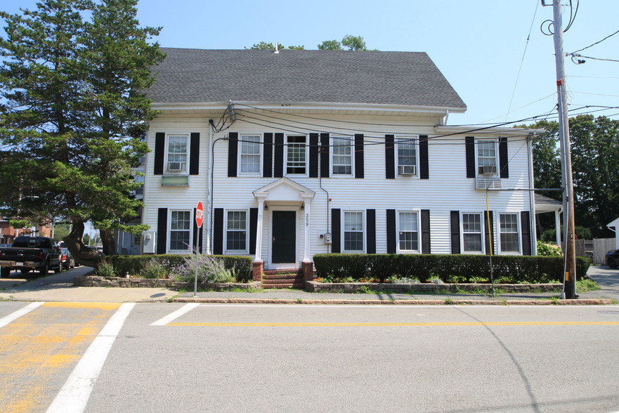 359 Main St, Falmouth, MA à vendre - Photo principale - Image 1 de 1