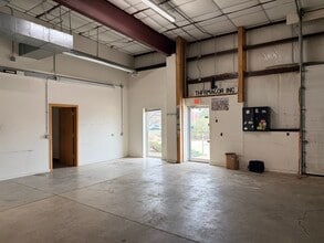 2211-2219 Eagle Dr, Middleton, WI for lease Interior Photo- Image 2 of 23