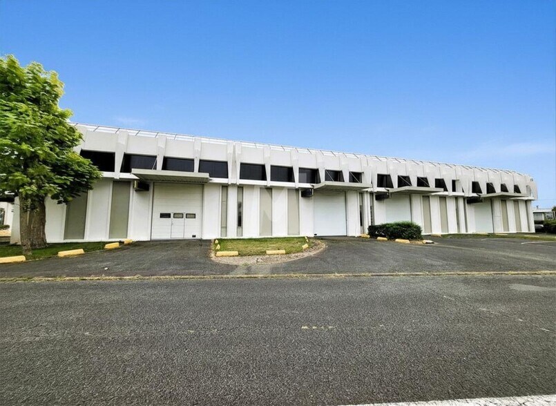 Flex dans Évry-Courcouronnes à louer - Photo du bâtiment - Image 2 de 14