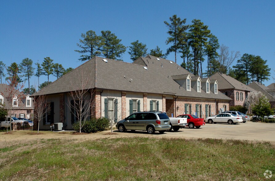 751 Avignon Dr, Ridgeland, MS à vendre - Photo du bâtiment - Image 2 de 4