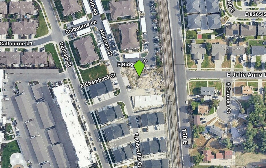 132-144 E Chambord Ct, Sandy, UT à vendre Photo principale- Image 1 de 44