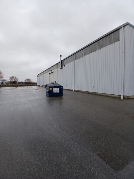 39-41 Burwell Rd, St Thomas, ON for lease - Building Photo - Image 3 of 3