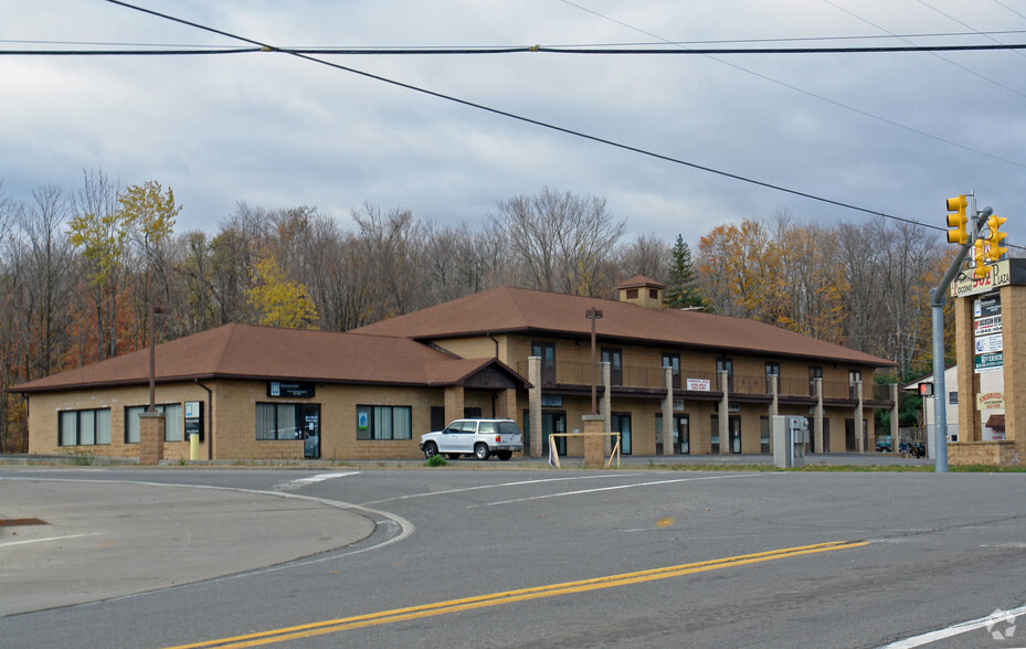 105 Pa-502 Hwy, Moscow, PA à vendre - Photo principale - Image 1 de 1