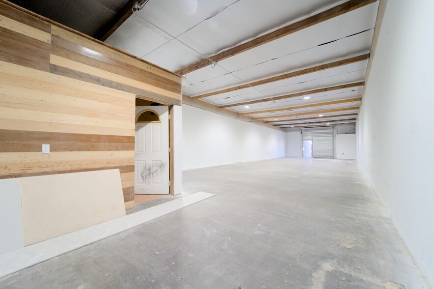 106-136 S Arrowhead Ave, San Bernardino, CA à louer - Photo intérieure - Image 2 de 5