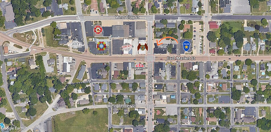 101-103 N Main st, Troy, IL à louer - Photo du bâtiment - Image 2 de 5