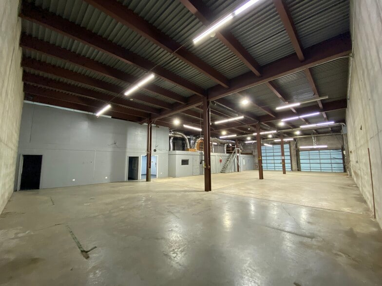 2887 N College Ave, Fayetteville, AR for lease - Building Photo - Image 1 of 8