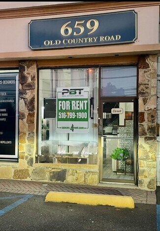Plus de détails pour 653-659 Old Country Rd, Westbury, NY - Commerce de détail à louer