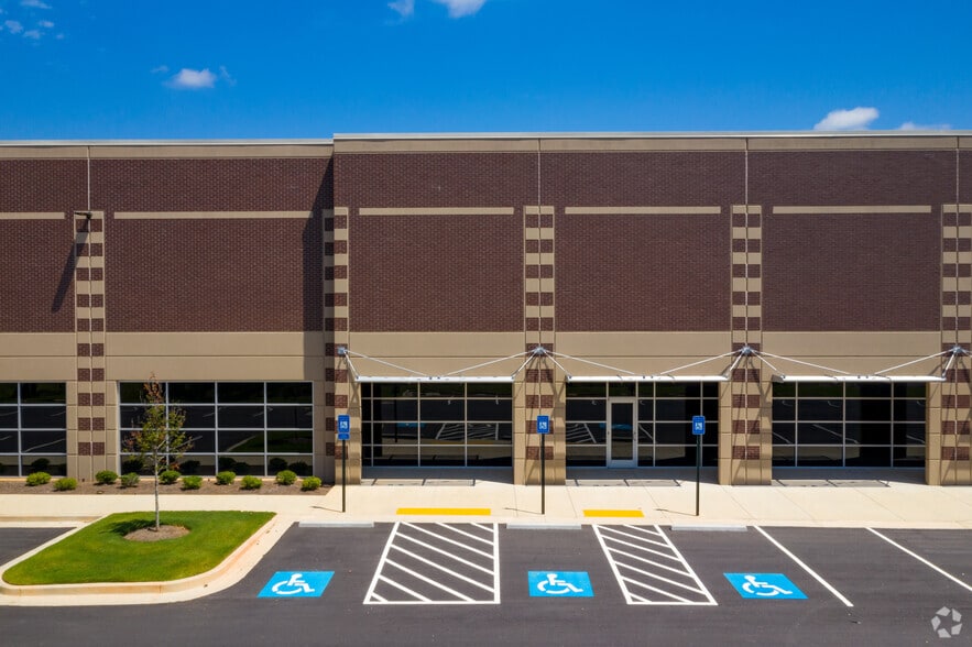 6185 Shiloh Crossing, Alpharetta, GA for lease - Building Photo - Image 3 of 7