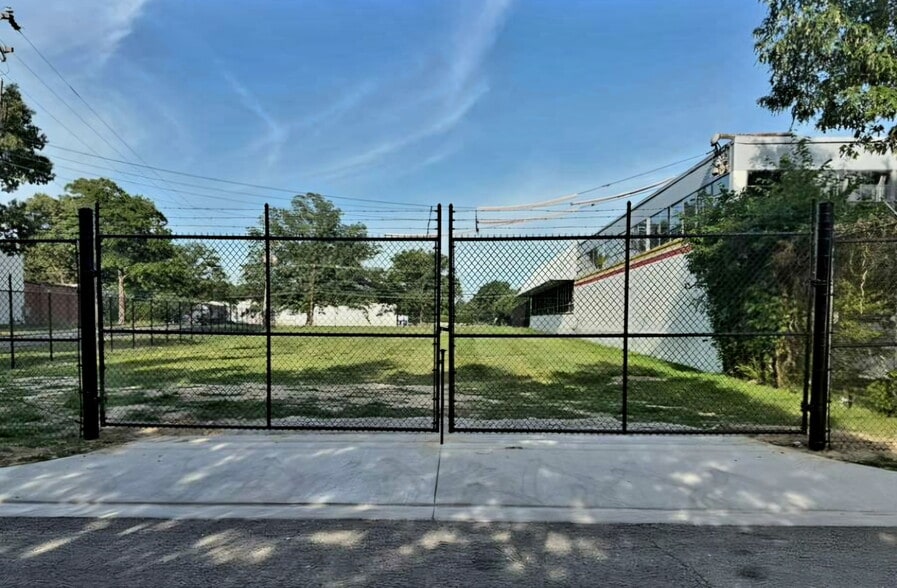 5290 Lewis rd, Sandston, VA for lease - Building Photo - Image 2 of 2