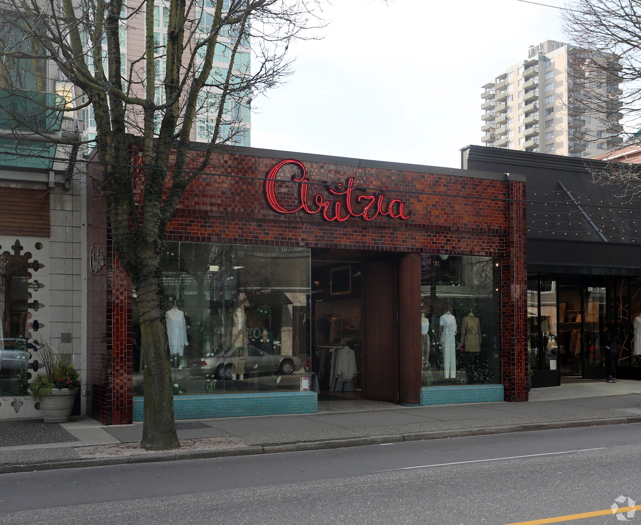 1110 Robson St, Vancouver, BC à vendre Photo du bâtiment- Image 1 de 3