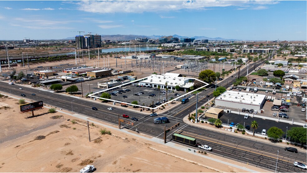 1000 N McClintock Dr, Tempe, AZ à louer - Photo du bâtiment - Image 1 de 8