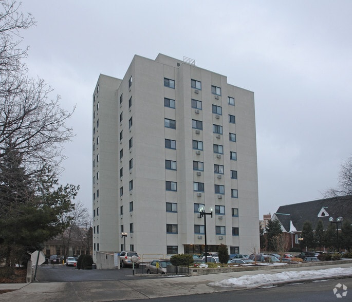 51 Schuyler Ave, Stamford, CT for sale - Primary Photo - Image 1 of 3