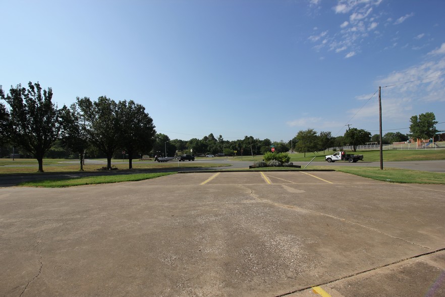 1001 Eisenhower Pky, Denison, TX for sale - Building Photo - Image 1 of 1