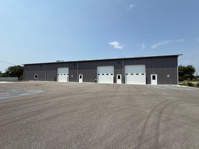 More details for 3914 Indianapolis Rd, Columbus, IN - Industrial for Lease